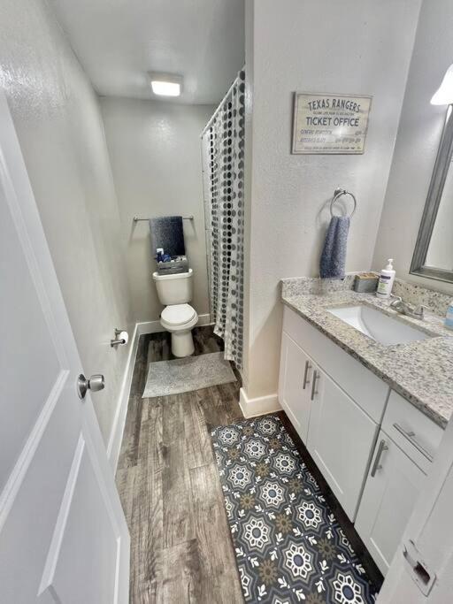 Lovely 2-bedroom Next To At&t Stadium Appartement Arlington