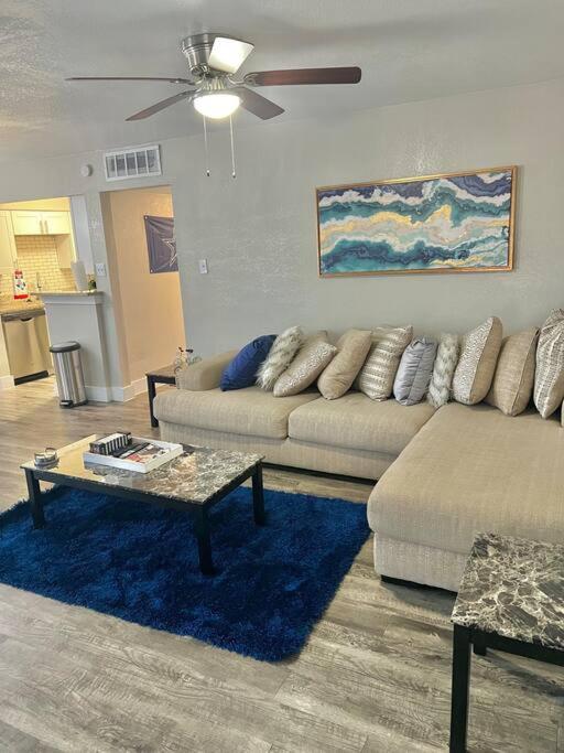 Lovely 2-bedroom Next To At&t Stadium Appartement